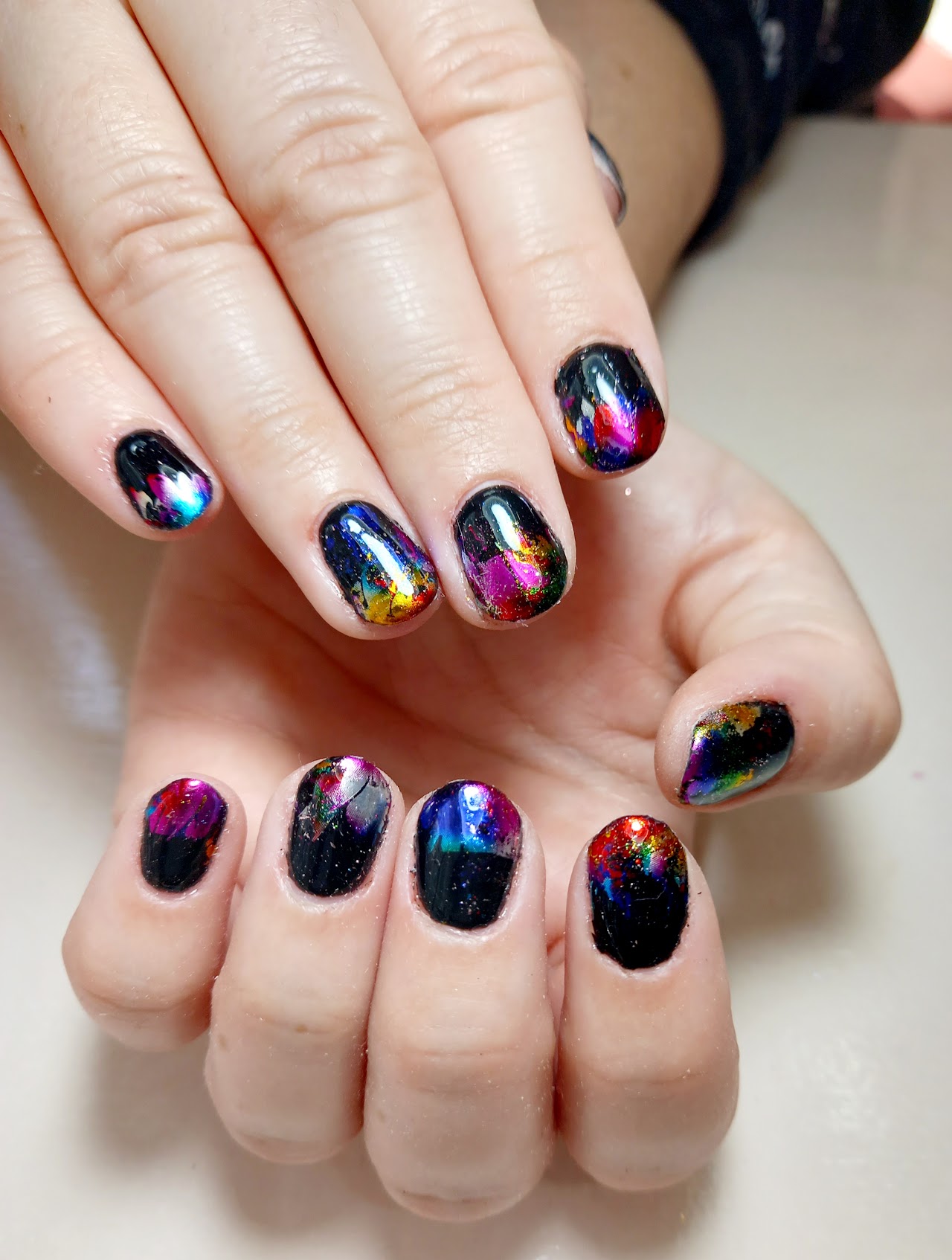 Manicuría en color realizada en MAP Centro de estética